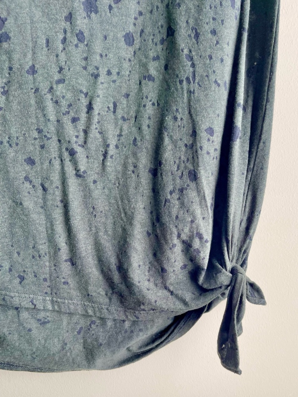 Evereve + Michael Stars Women’s Dark Green Asymmetrical Tie-Hem Burnout Top - Picture 3 of 5